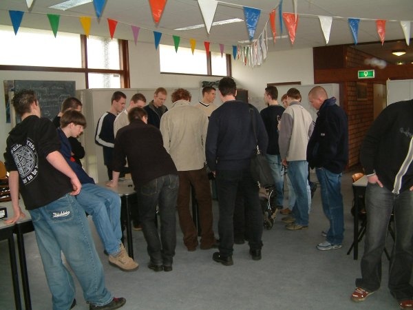 Afbeeldingslocatie: http://www.tweakers.net/ext/f/25344/full.jpg