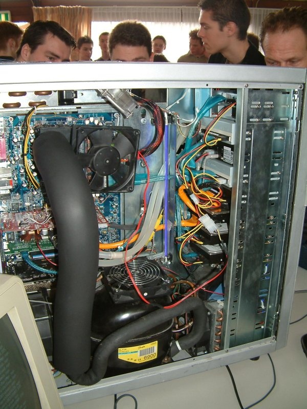 Afbeeldingslocatie: http://www.tweakers.net/ext/f/25347/full.jpg