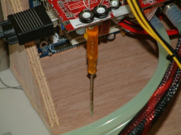 Afbeeldingslocatie: http://www.tweakers.net/ext/f/25352/full.jpg