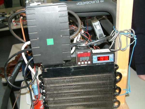 Afbeeldingslocatie: http://www.tweakers.net/ext/f/25356/full.jpg