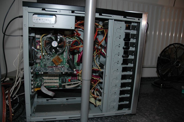 Afbeeldingslocatie: http://www.tweakers.net/ext/f/56665/full.jpg