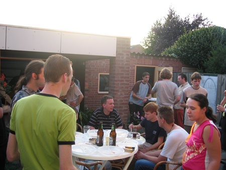 Afbeeldingslocatie: http://www.tweakers.net/ext/f/66023/full.jpg